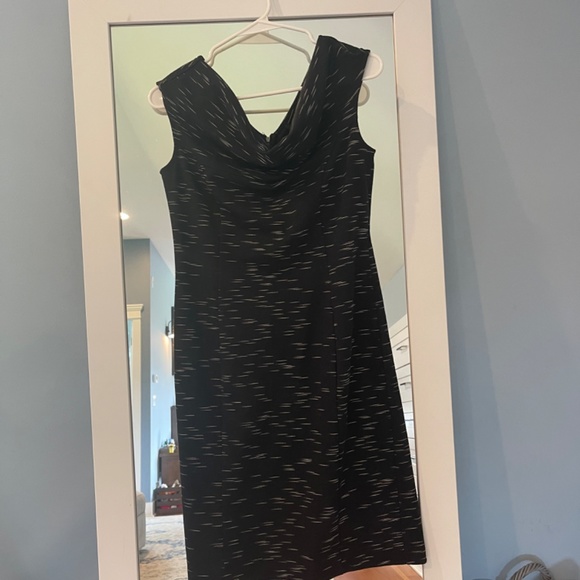 Cowl neck sleeveless dress - Picture 6 of 6